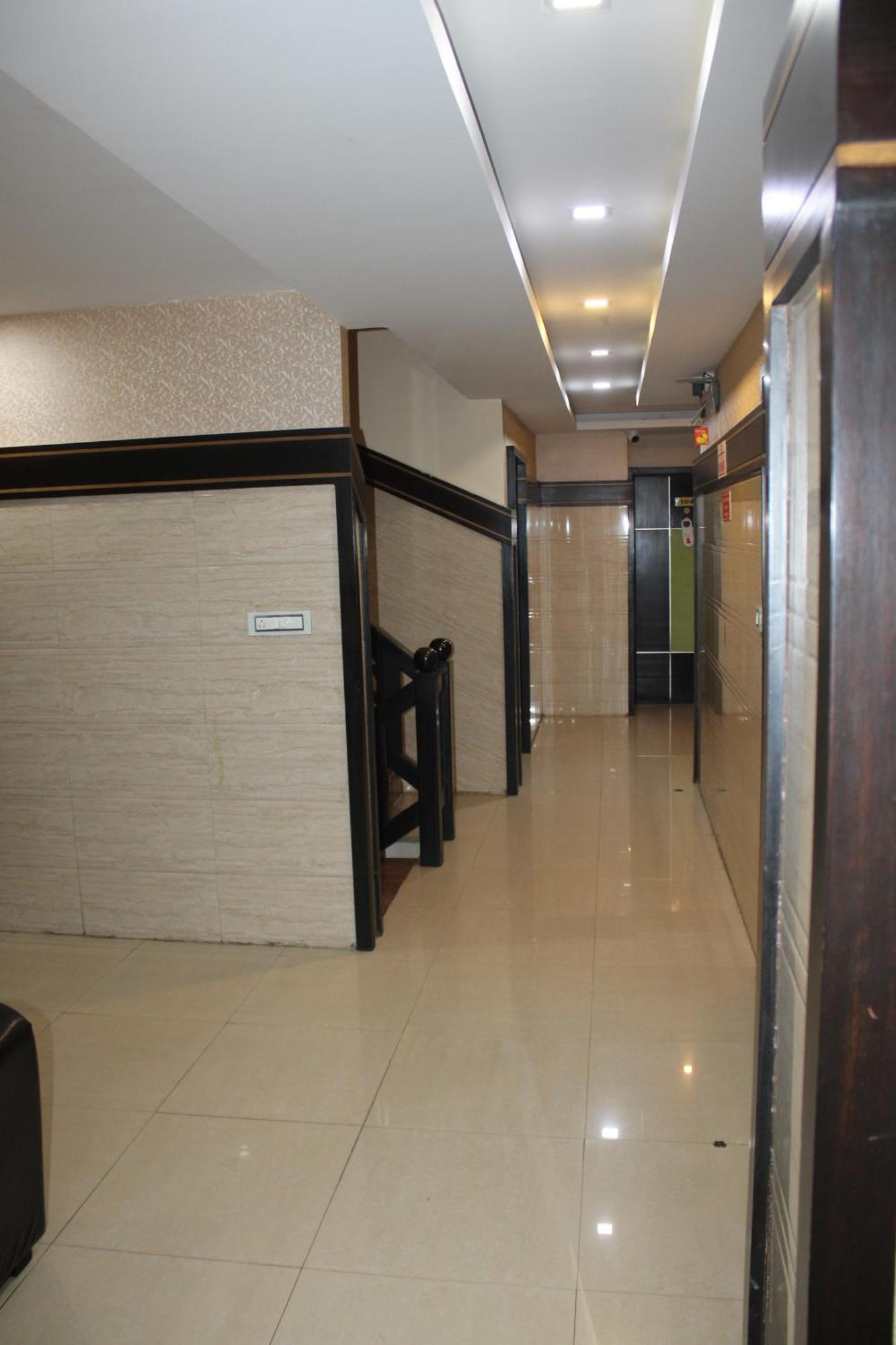 Vp International Hotel Bangalore Exterior foto