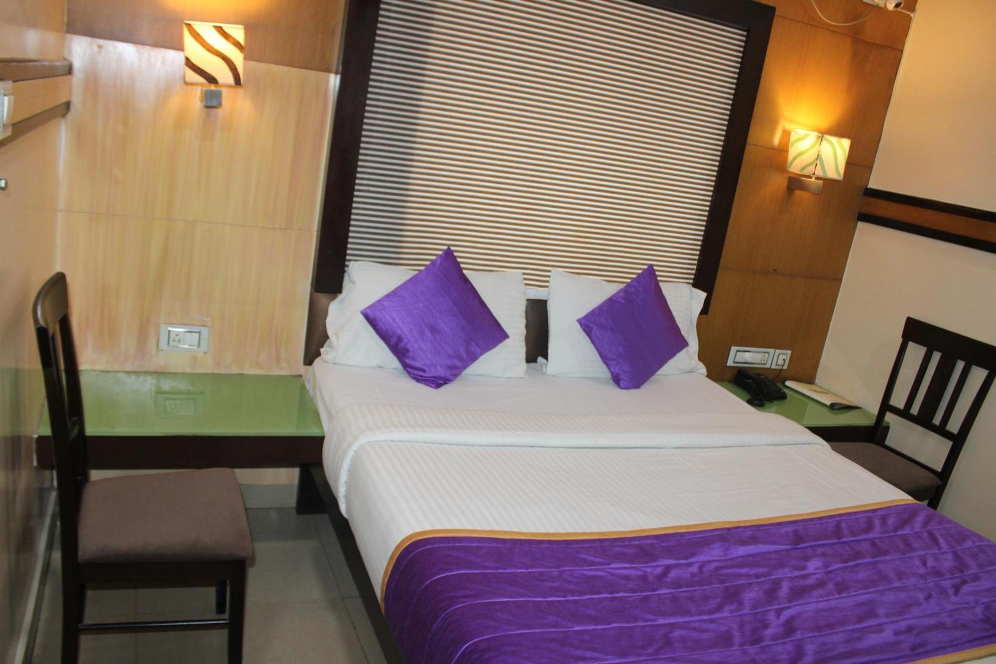 Vp International Hotel Bangalore Exterior foto