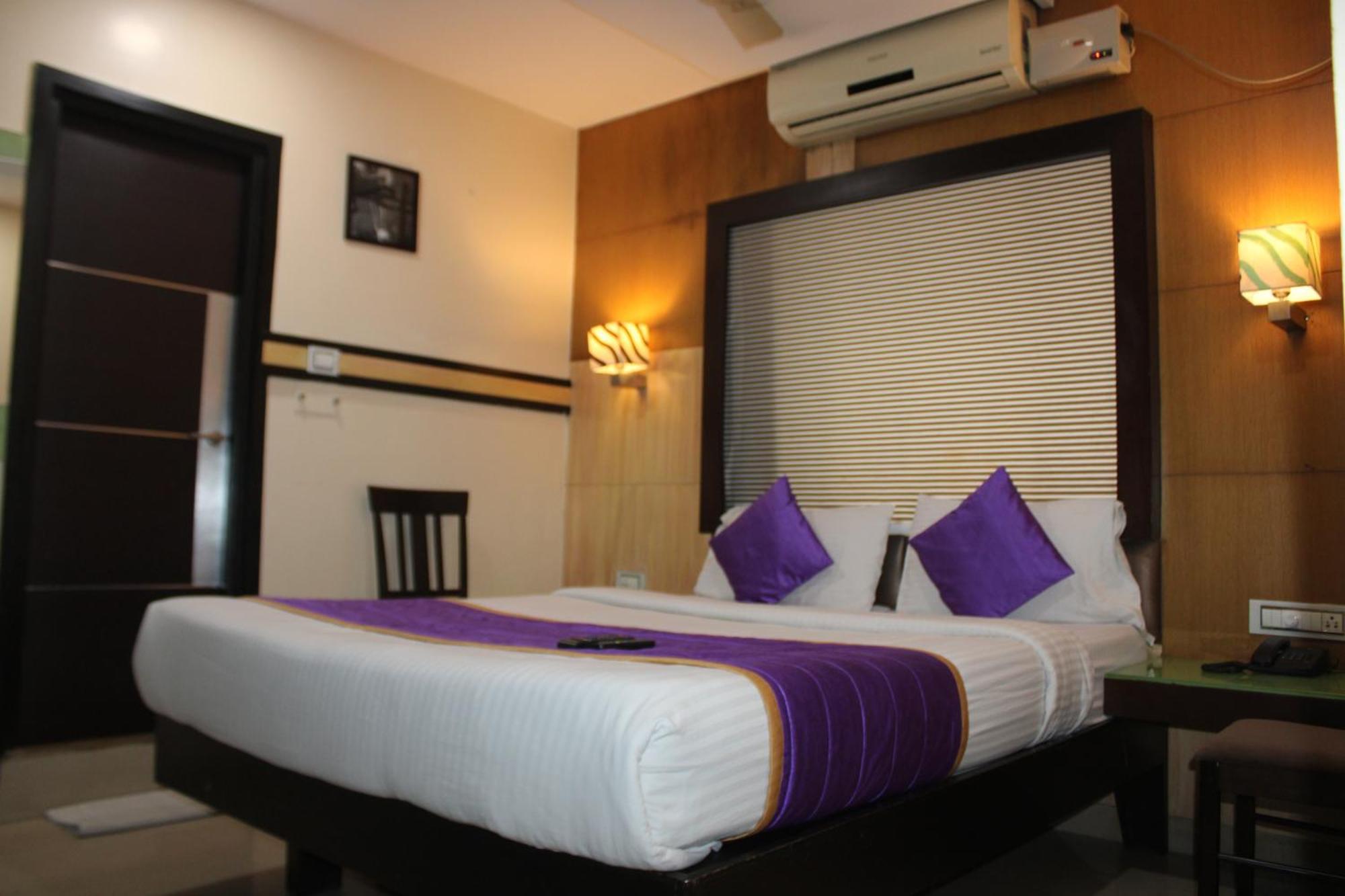 Vp International Hotel Bangalore Exterior foto