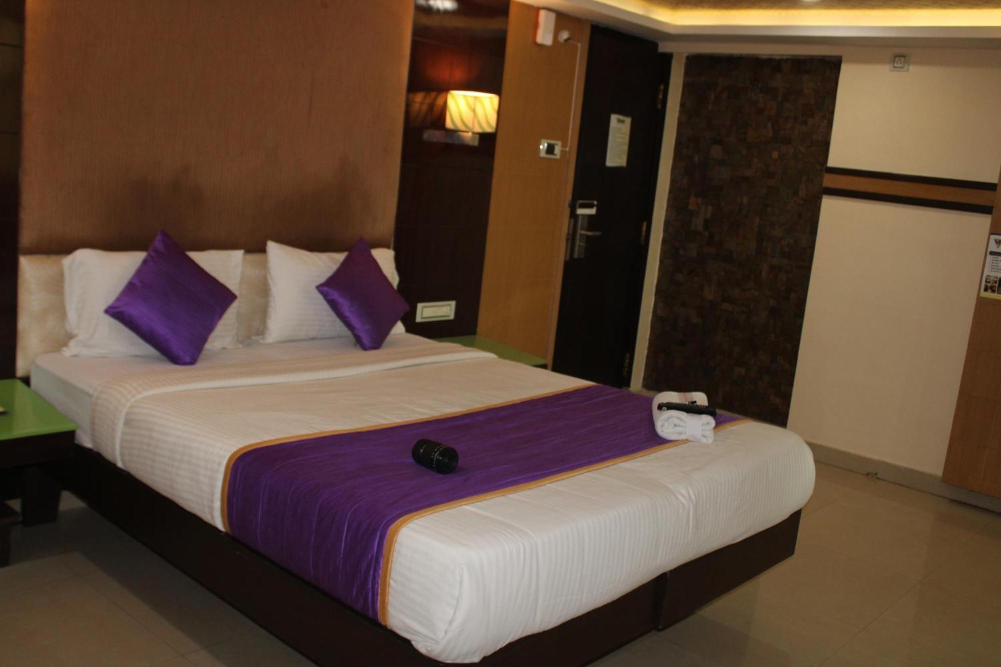 Vp International Hotel Bangalore Exterior foto