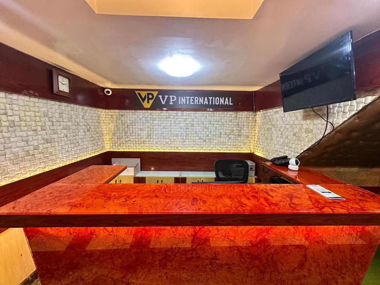 Vp International Hotel Bangalore Exterior foto
