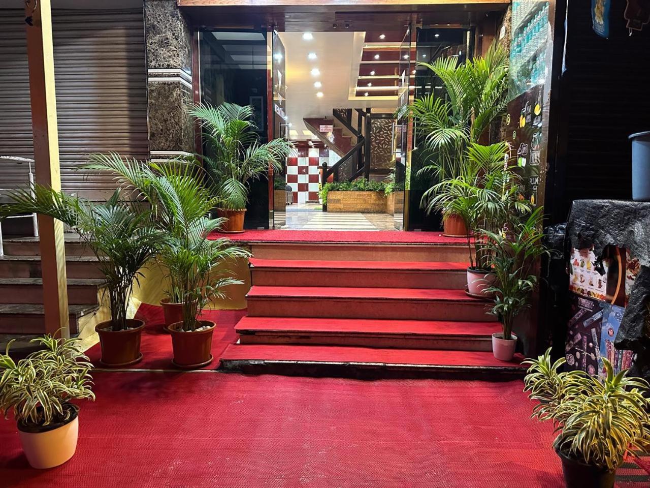 Vp International Hotel Bangalore Exterior foto
